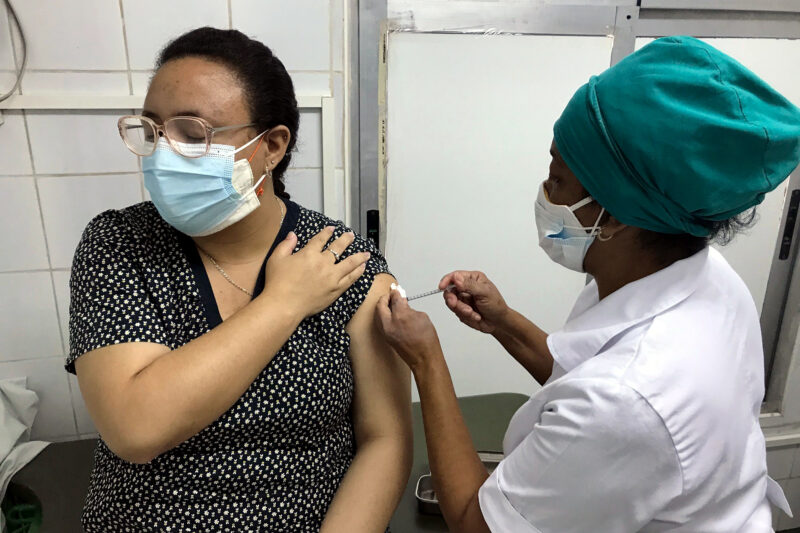 PAHO Commends Antigua and Barbuda and St. Kitts and Nevis for Exceeding Vaccination Coverages”