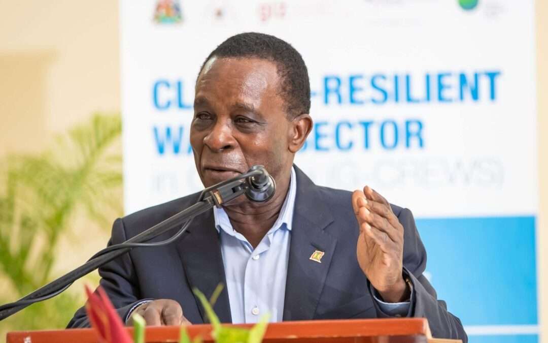 VIDEO: GRENADA’S FORMER PRIME MINISTER DR KEITH MITCHELL COLLAPSES DURING MEETING