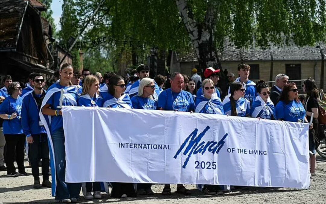 Auschwitz survivors join march to mark Israel’s Holocaust Remembrance Day