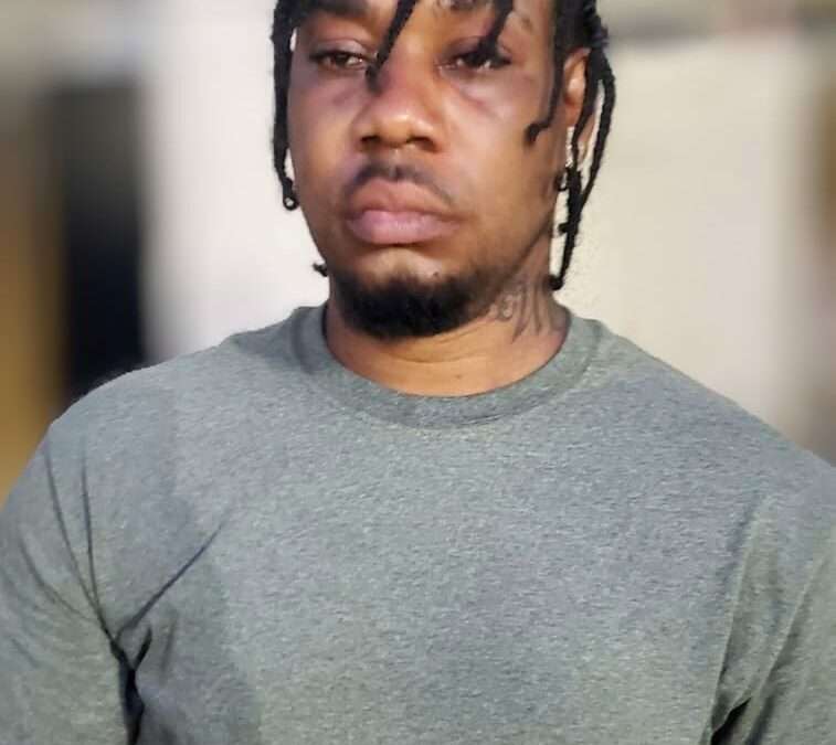 Wayne Thomas Surrenders To Police