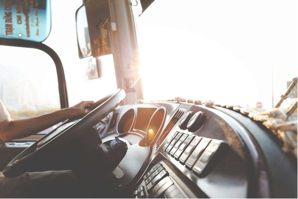 Thief Makes Quick Escape with Bus Driver's Cash 