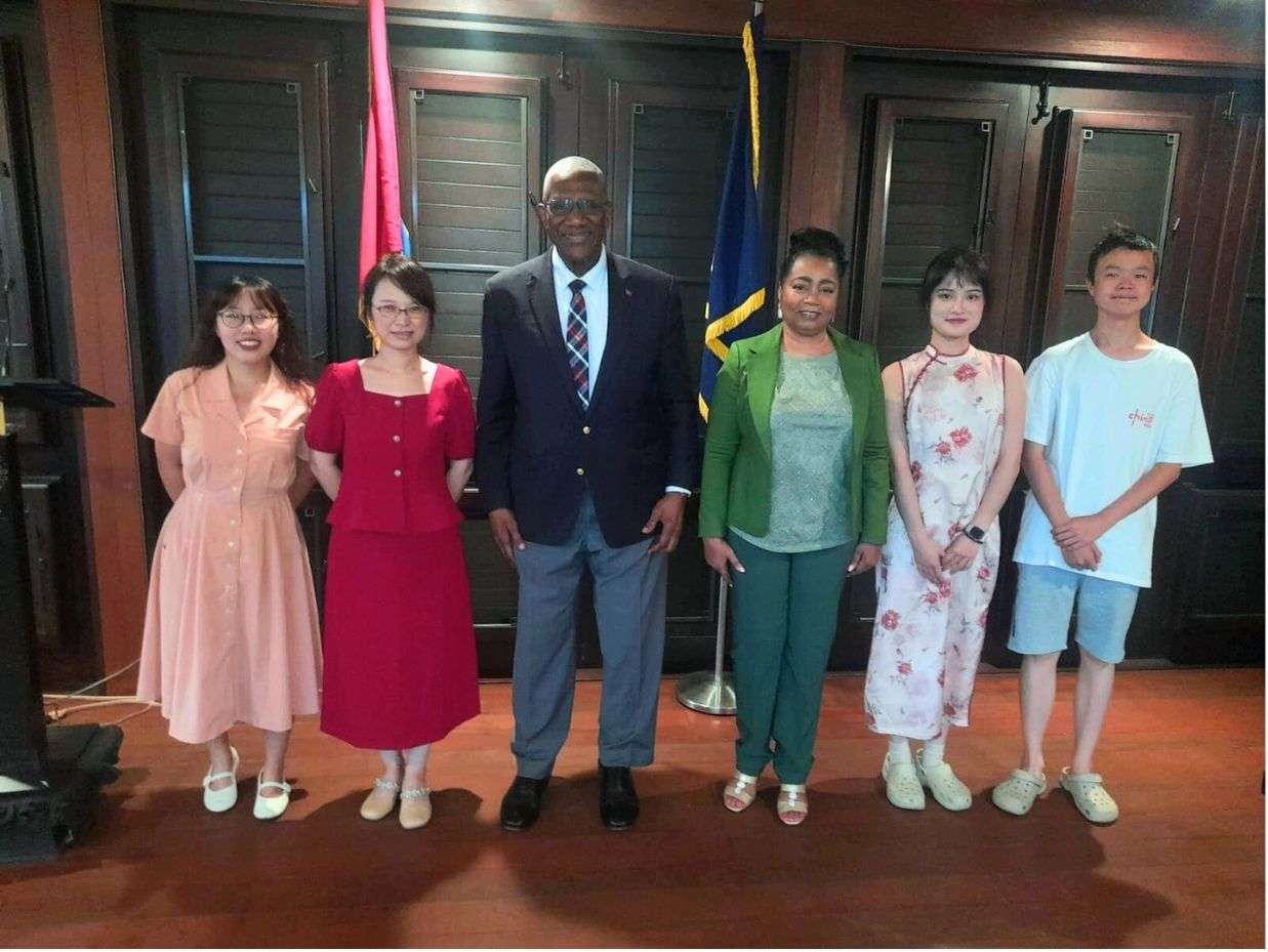 Governor General and Lady Williams Host Delegation from South China University of Technology