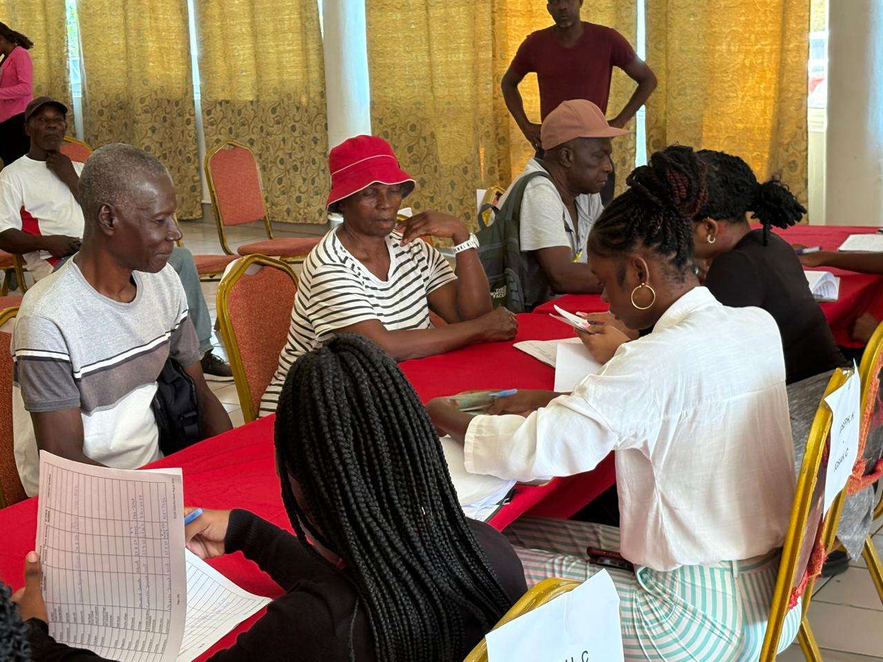 Over 3,000 Beneficiaries Collect PDV Caribe Utility Voucher Booklets
