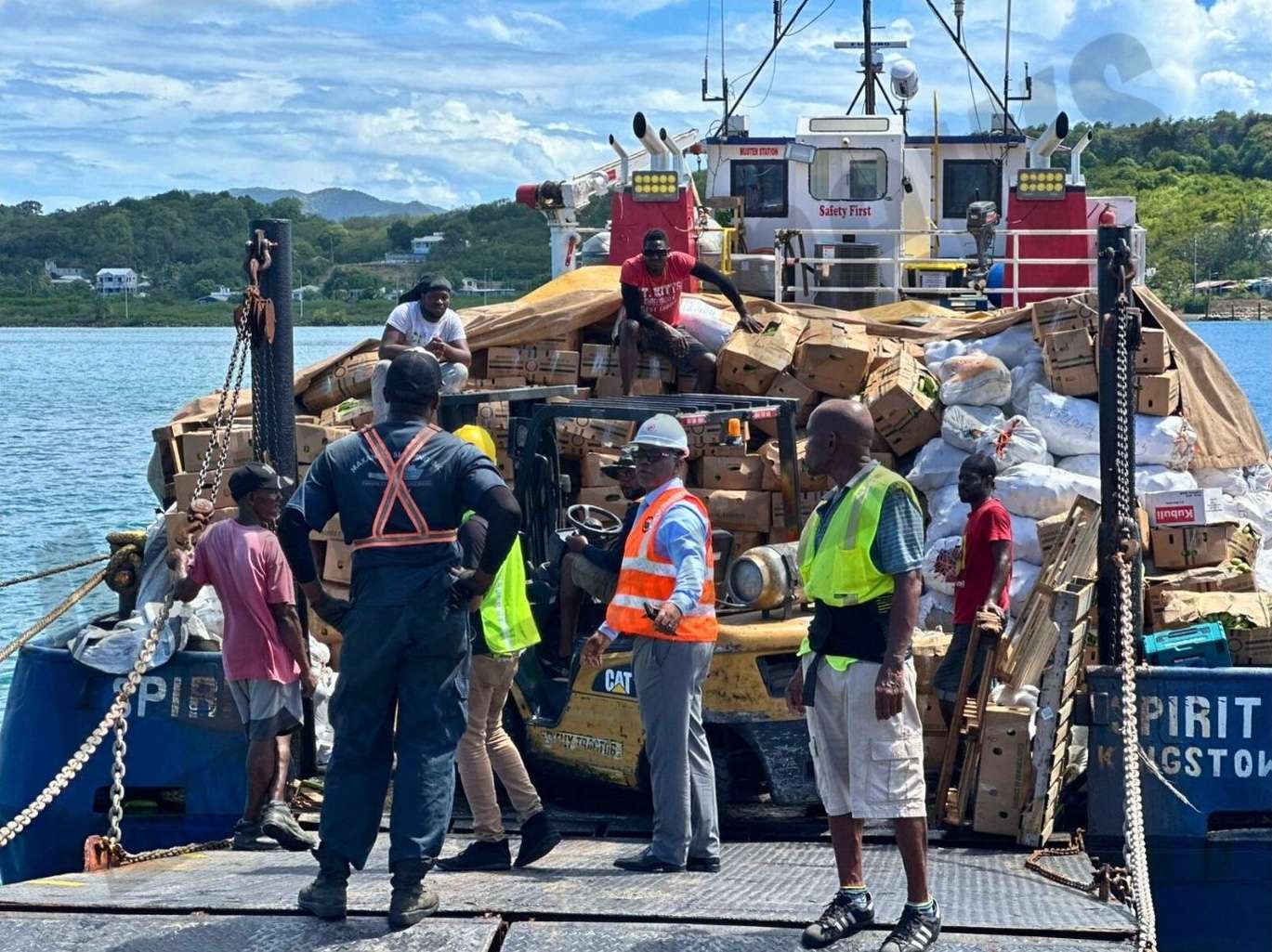 Hucksters Protest Losses at Port; Management Blames Overpacked Boxes | VIDEO STORY