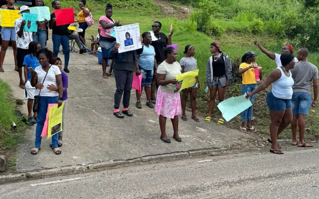 VIDEO: Protesters Calls for Justice and Answers for Khaleel Simon Outside Bolans Police Station