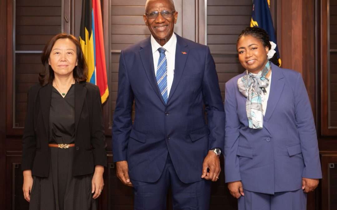 Governor General Honours Chinese Ambassador Zhang Yanling with Faithful and Meritorious Service Cross