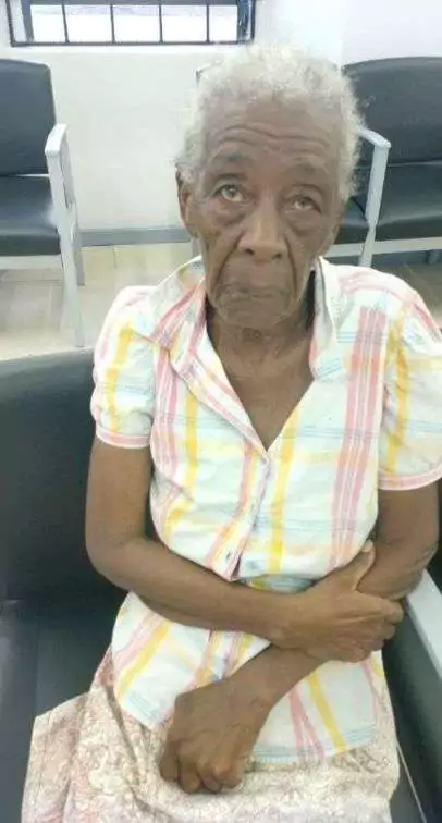 Police Appeal for Public’s Help to Reunite Elderly Woman With Family