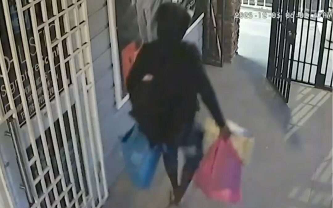 WATCH: Police Investigating Reported Robbery at Jardines Court