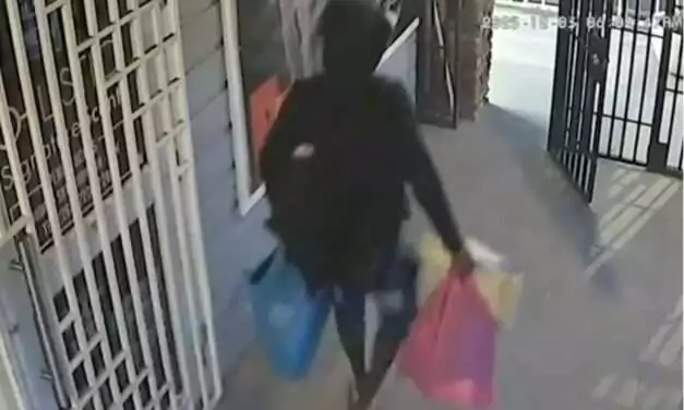 WATCH: Police Investigating Reported Robbery at Jardines Court