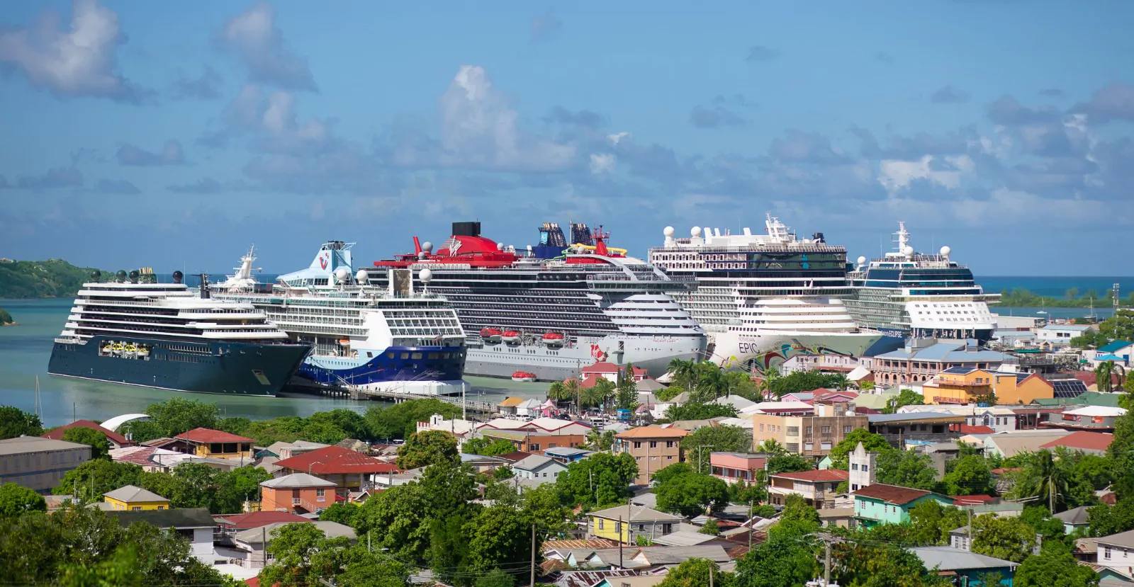 Traffic surge expected as cruise arrivals swell holiday crowds Traffic surge expected as cruise arrivals swell holiday crowds