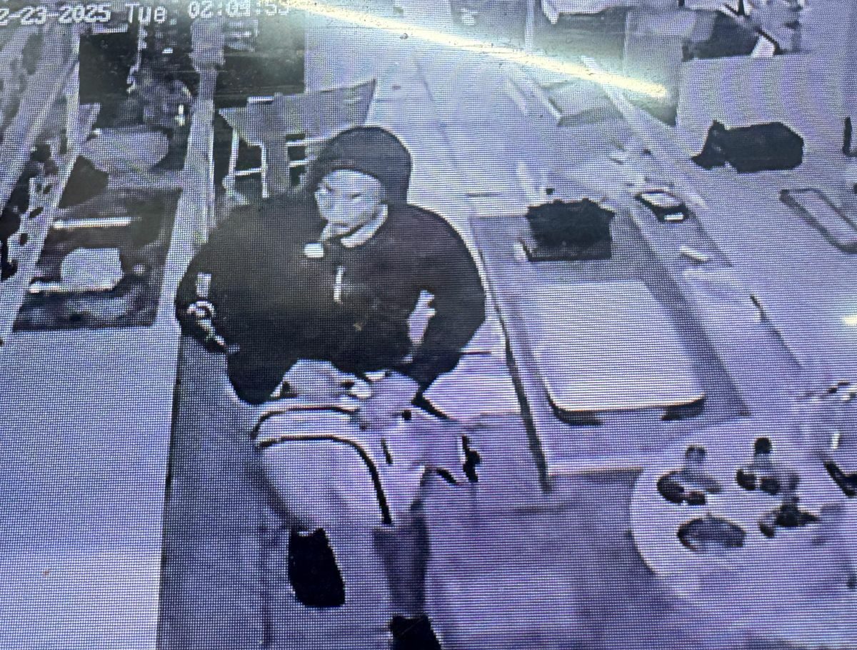 VIDEO: Police Probe Early-Morning Break-In at Darkwood Beach Bar and Restaurant