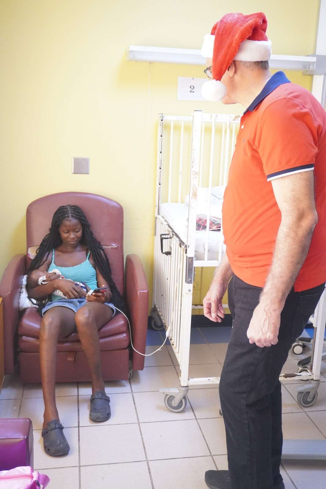 Mansoor Family Brings Holiday Cheer to Hospitalised Children