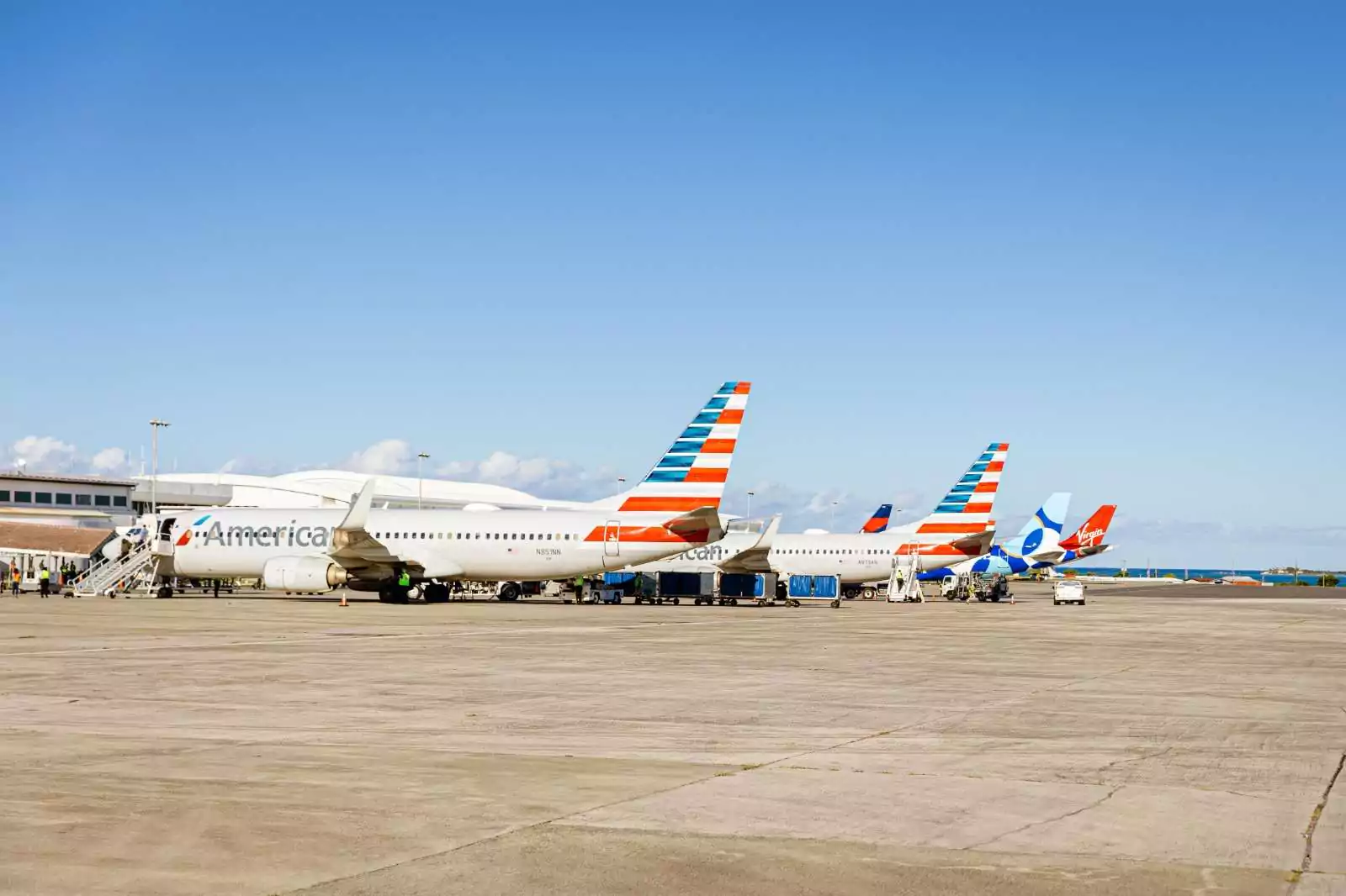 ANTIGUA AND BARBUDA CLOSES OUT 2025 WITH SURGE IN INTERNATIONAL FLIGHT ARRIVALS 