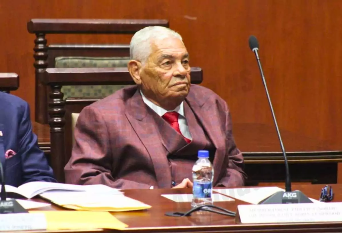 VIDEO: Sir Robin officially resigns as MP, after marking 50 years in political office