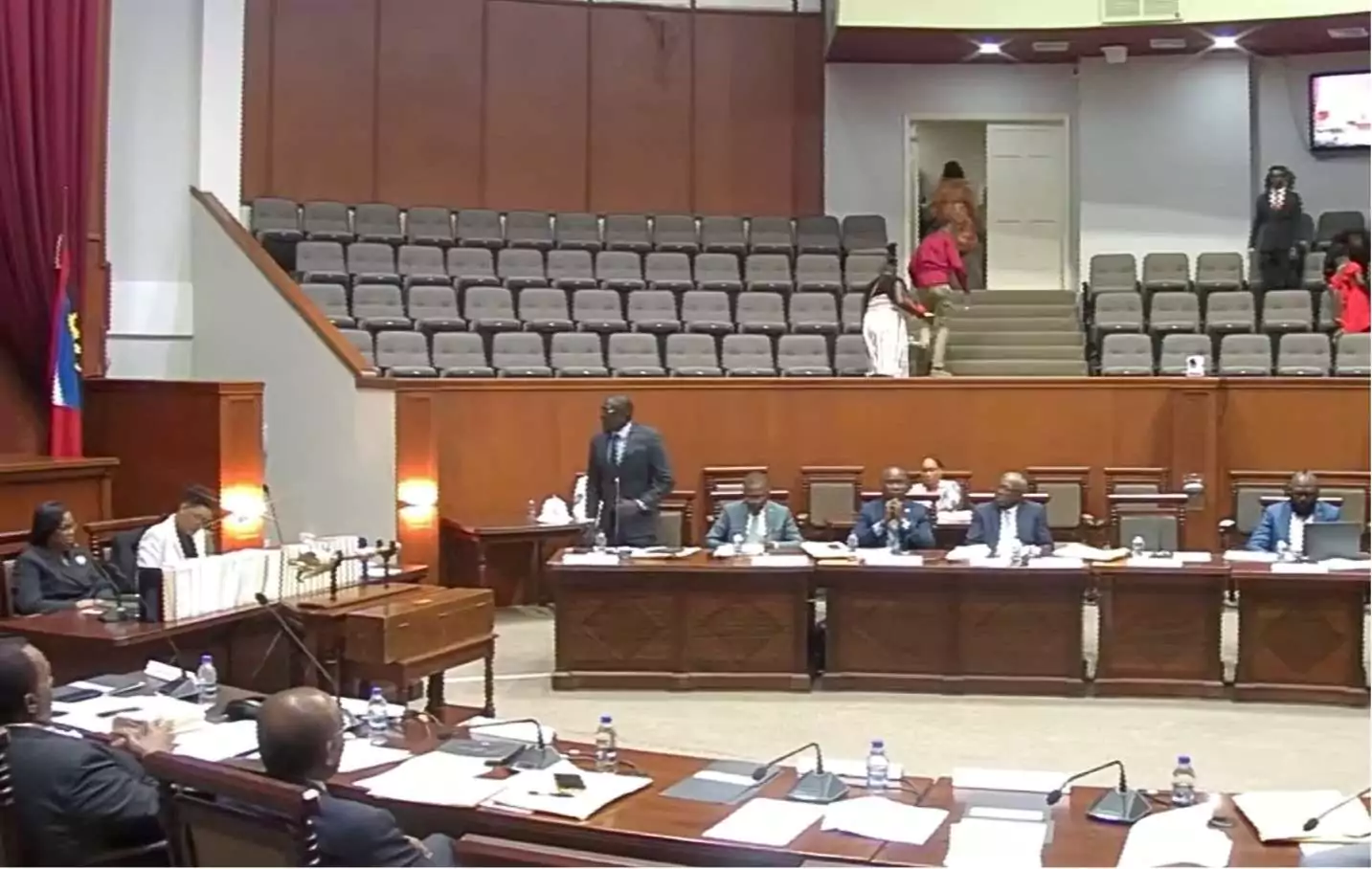 WATCH | BREAKING: Audience and MPs walks out of Parliament as Pringle attacks Sir Molwyn in fiery tribute