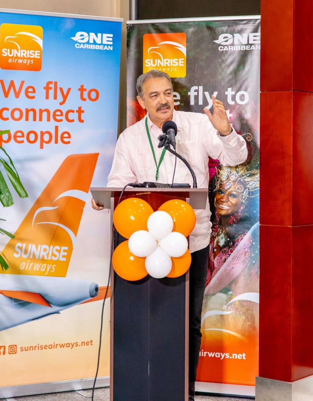 Minister Fernandez Welcomes Sunrise Airways’ New Non-Stop Service Between Santo Domingo and Antigua
