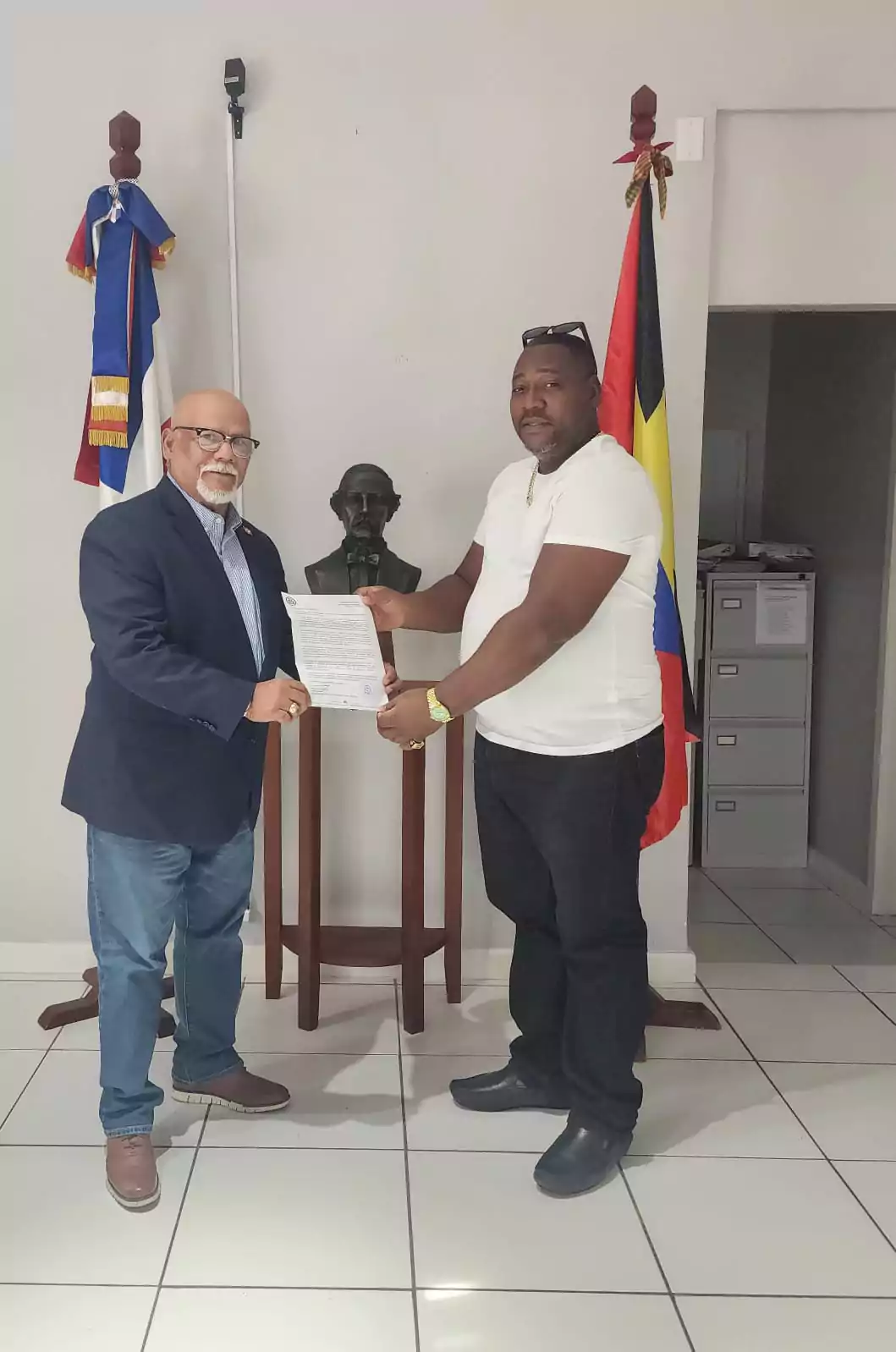 Dominican Republic Consul Honours Alex Martinez for Cultural Leadership in Antigua and Barbuda