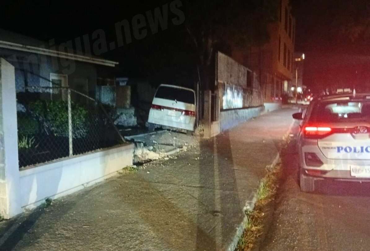 A driver smashes into the gates of the Office of the Leader of the Opposition
