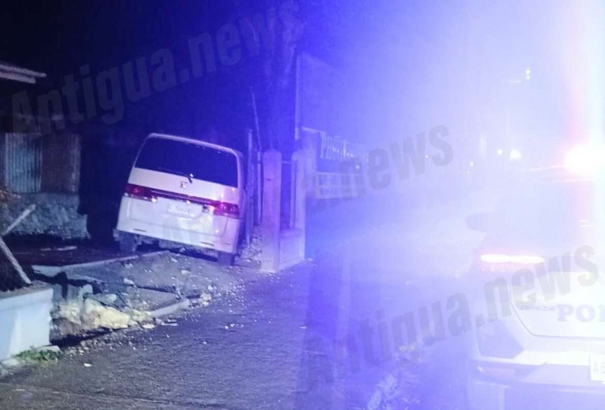 A driver smashes into the gates of the Office of the Leader of the Opposition
