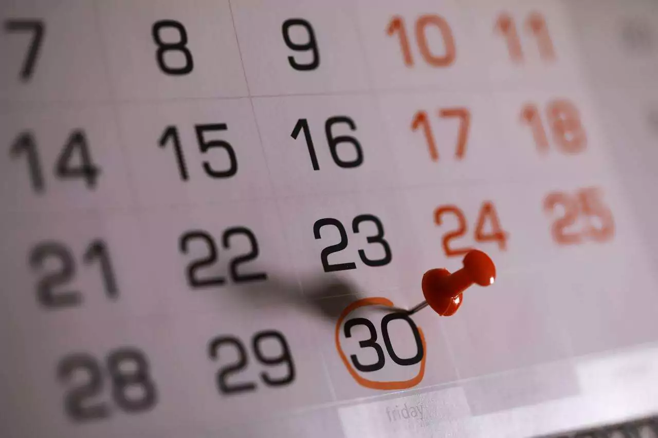 Government Pushes to Complete Back Pay for Public Workers by End of April