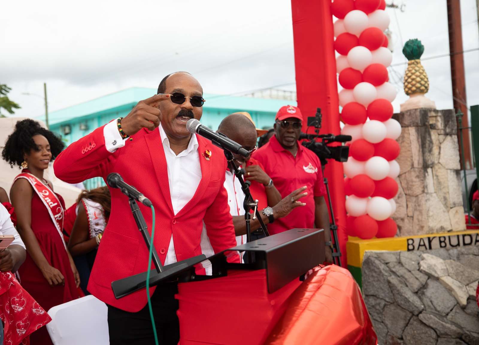 Browne Warns Cabinet and Public Sector: “Every Worker Must Be Paid” 