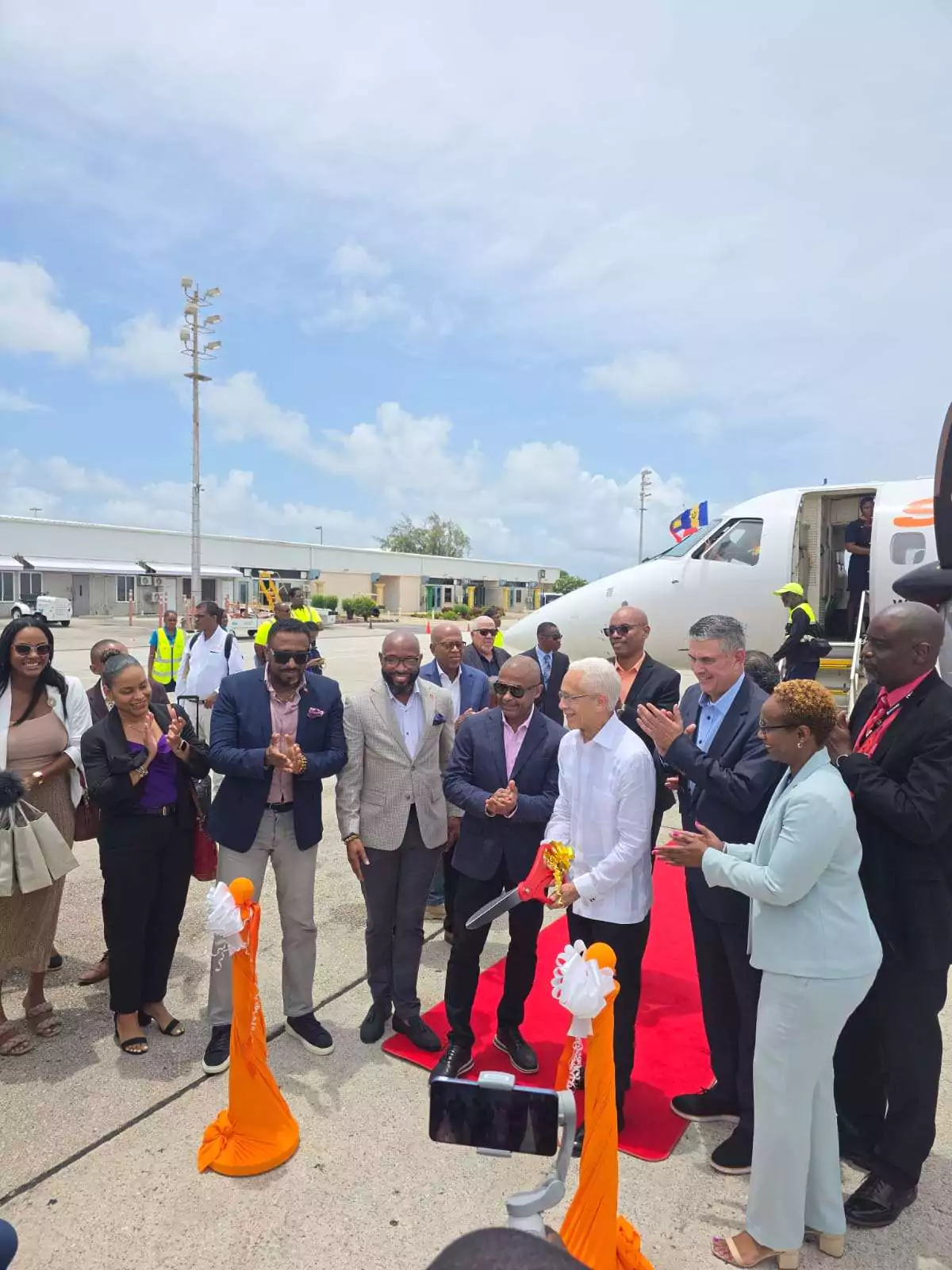 Sunrise Airways launches new twice-weekly route between Antigua and Barbados
